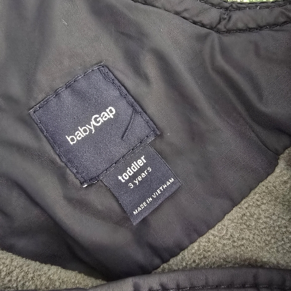 Gap toddler size 3 snow coveralls - Picture 2 of 2